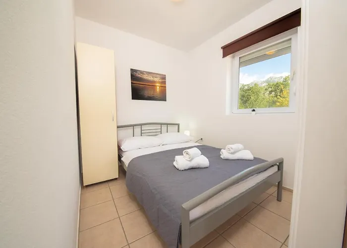 アパート Manita Paklenica セリネ