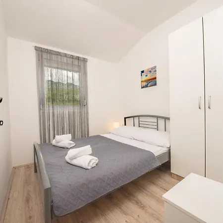 アパート Manita Paklenica *