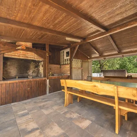 Manita Paklenica アパート *